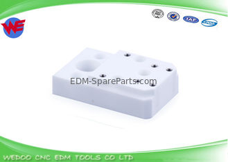 Abaissez la couleur blanche CH304 de plat en céramique d'isolant de pièces de machine de Chmer EDM