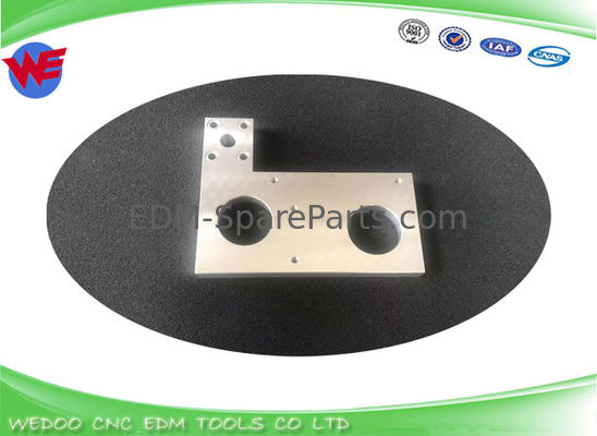 SS Matériau DWC fil de fer Fanuc EDM Parties d'usure A290-8119-X384 Plaque de roulement 135*108MM