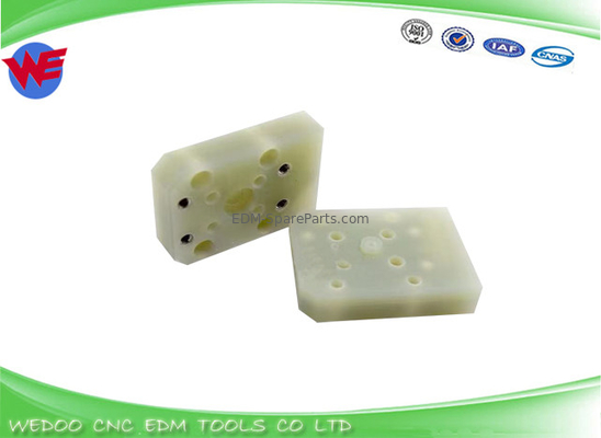 F322 Plaque isolante du bloc de jet inférieur Fanuc EDM pièces 56x40x13 A290-8119-X764